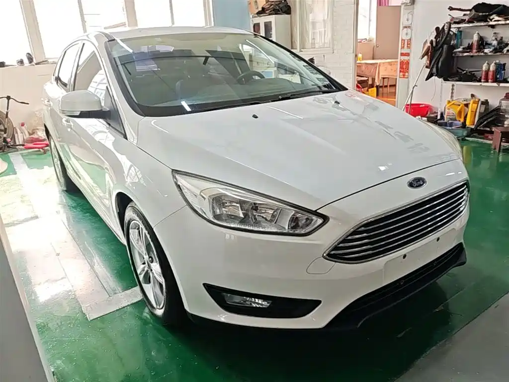 Ford Focus 2015 — фото 4