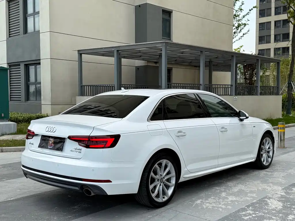 Audi A4L 2018 — фото 12