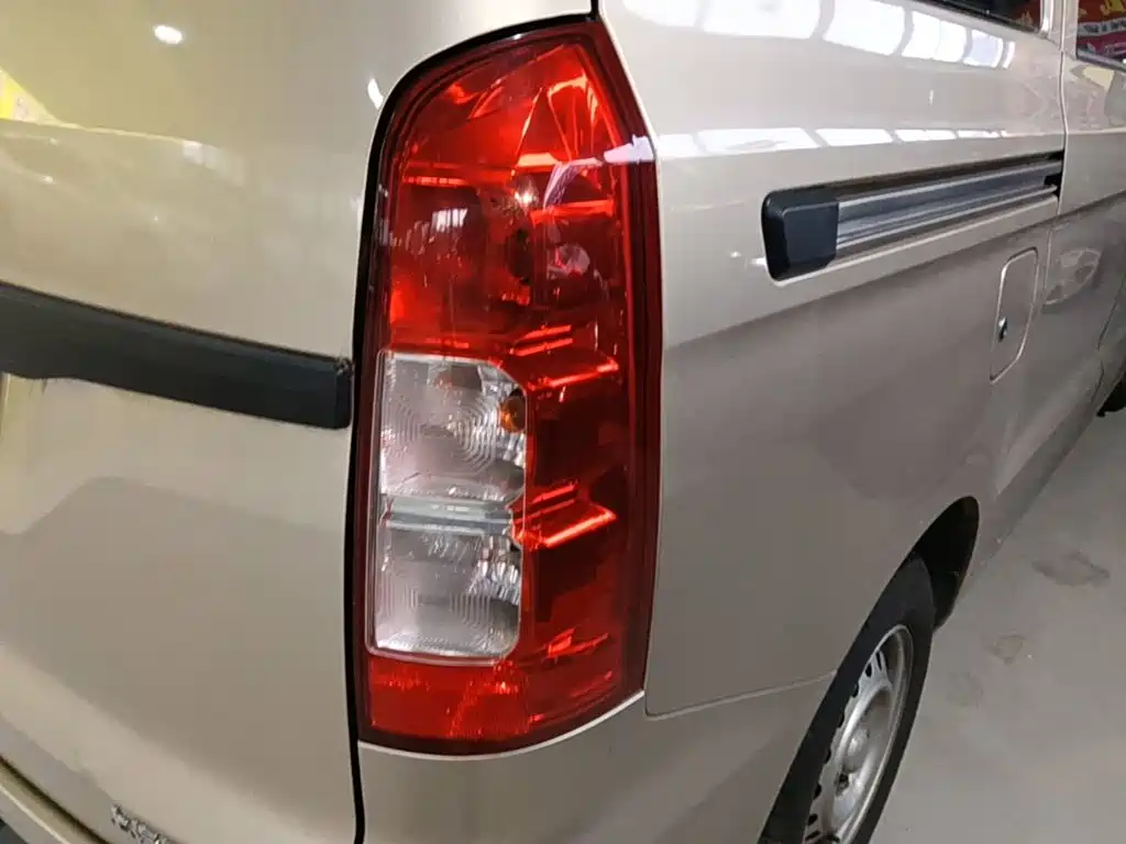 Wuling Hongguang V 2021 — фото 8
