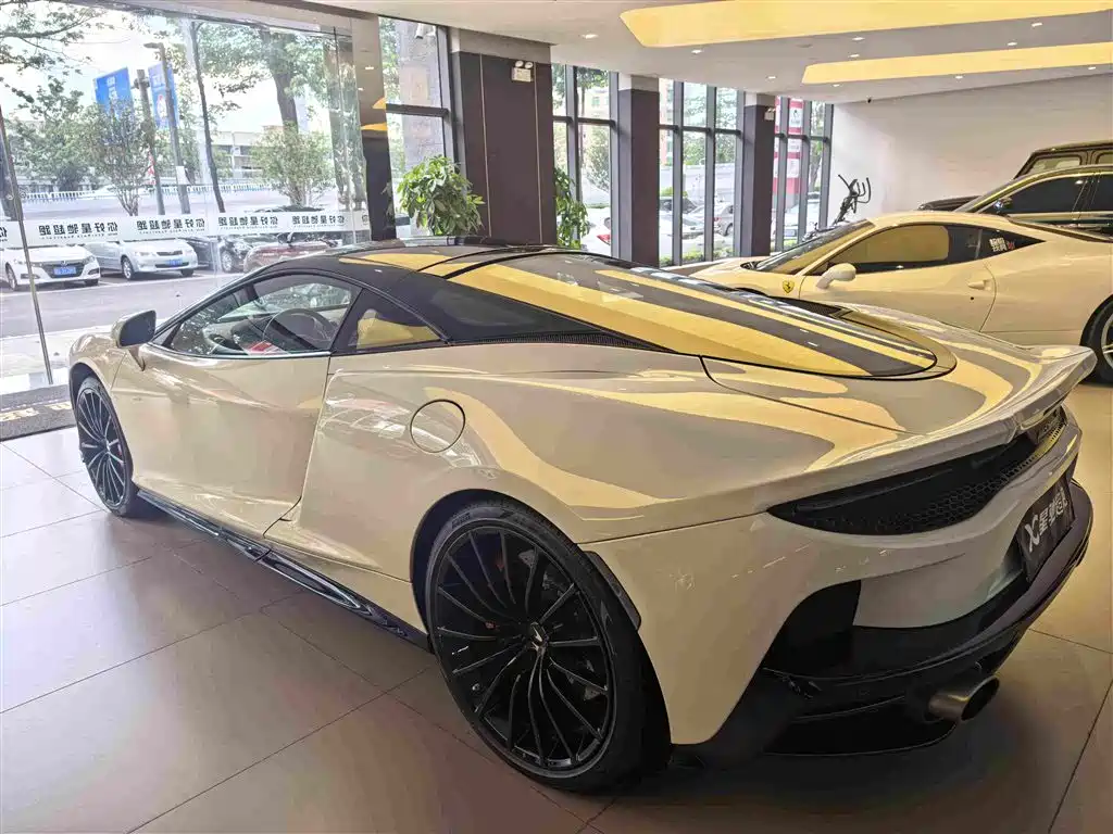 McLaren GT 2023 — фото 15