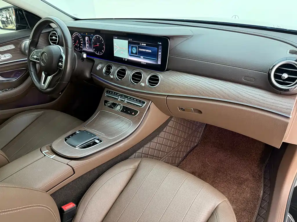 Mercedes-Benz E-Class 2020 — фото 16
