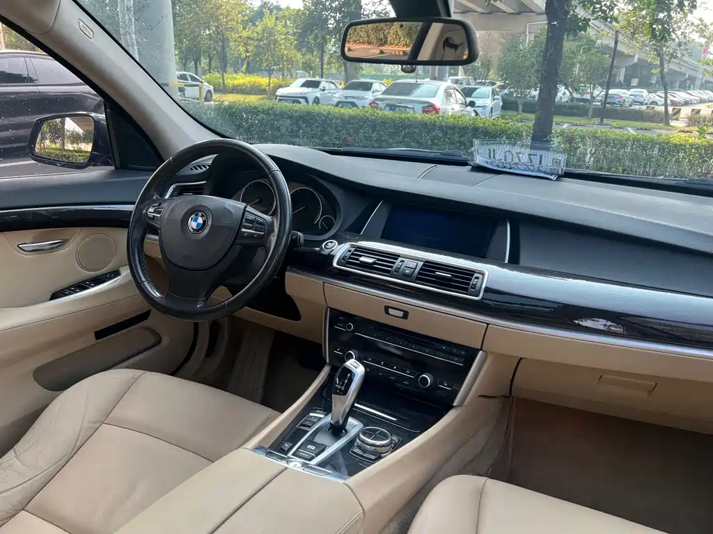 BMW 5 Series GT 2013 — фото 11