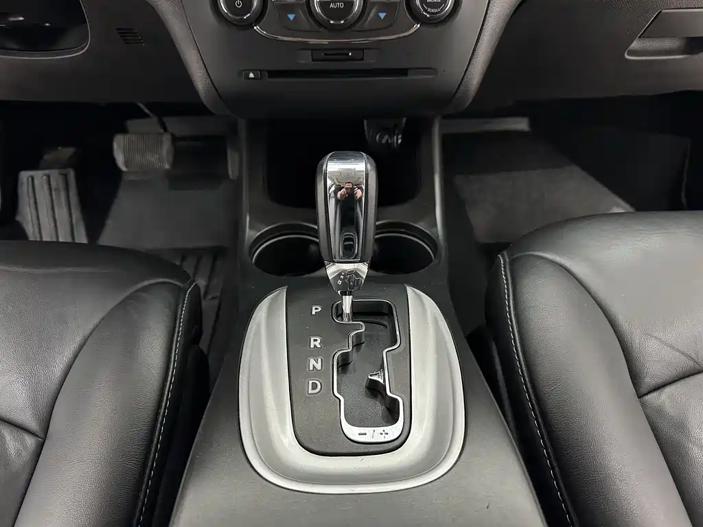 Dodge Journey 2016 — фото 9
