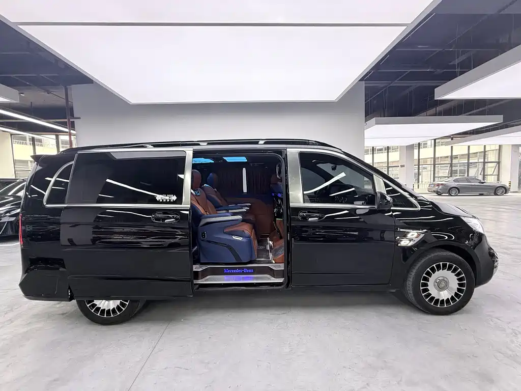 Mercedes-Benz Vito 2023 — фото 4