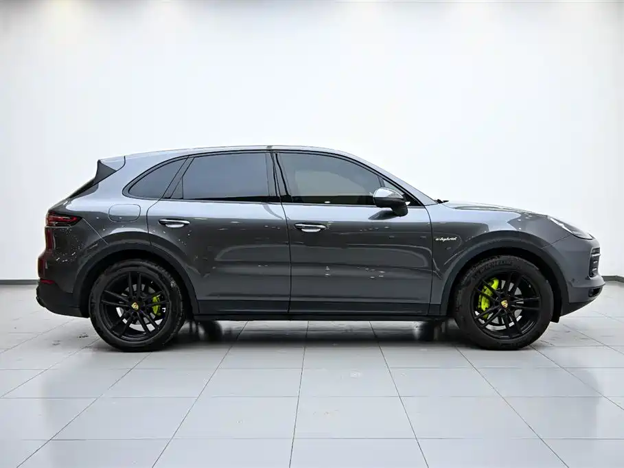 Porsche Cayenne Hybrid 2023 — фото 6