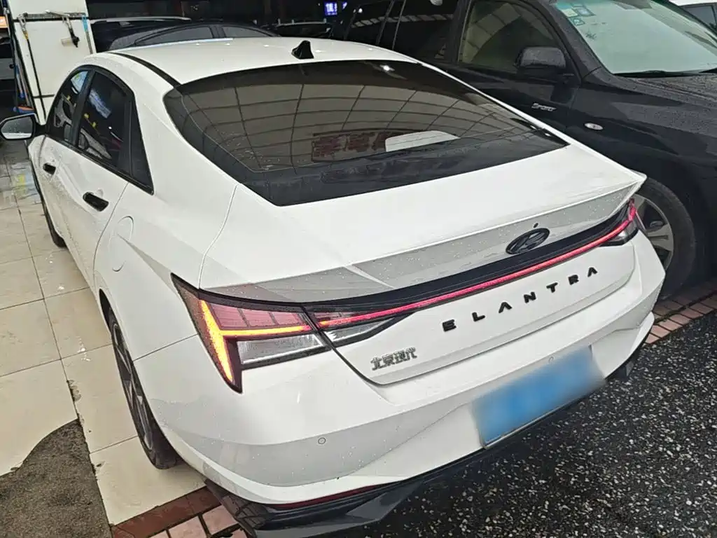 Hyundai Elantra 2023