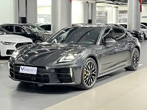 Porsche Panamera 2025