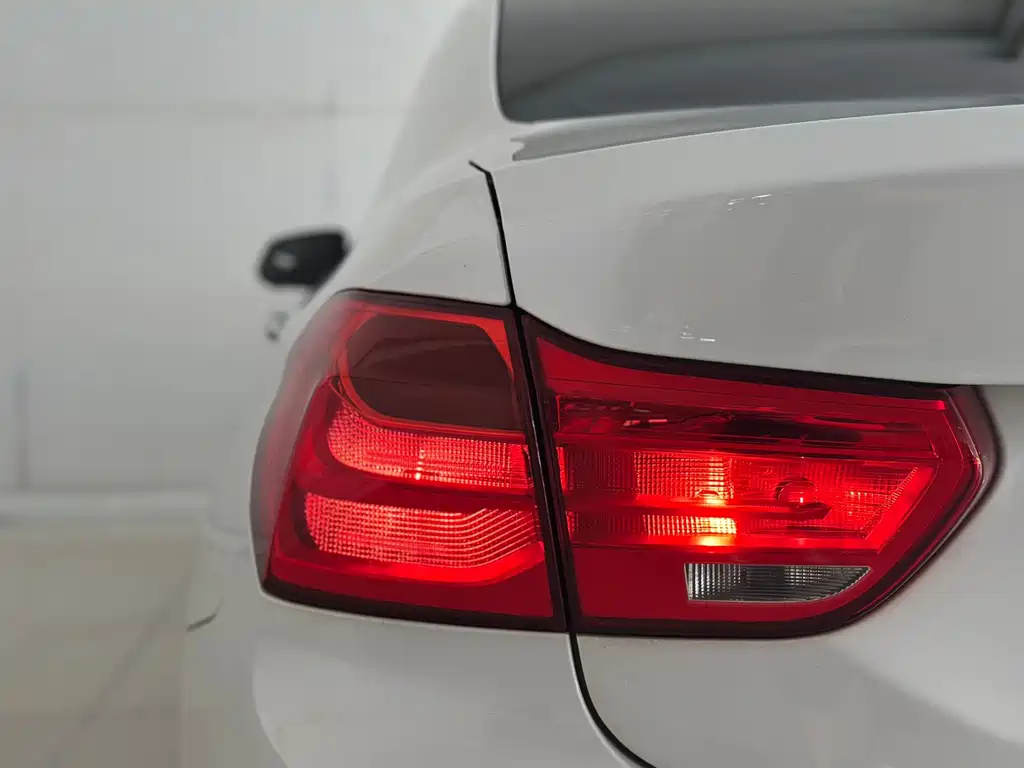 BMW 1 Series 2017 — фото 18