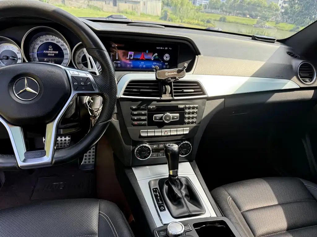 Mercedes-Benz C-Class 2015 — фото 11