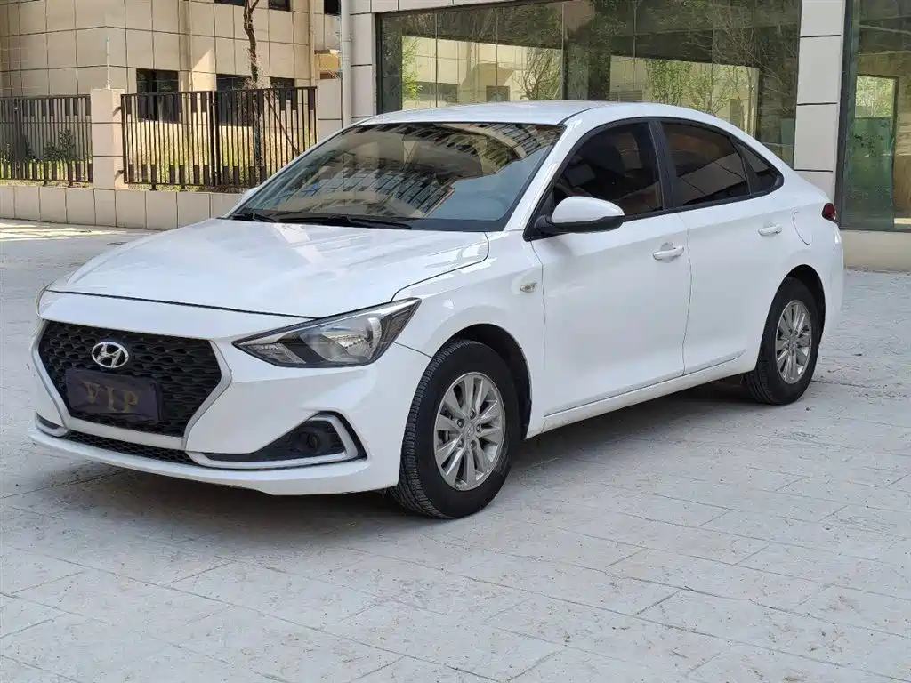 Hyundai Elantra 2019 — фото 2