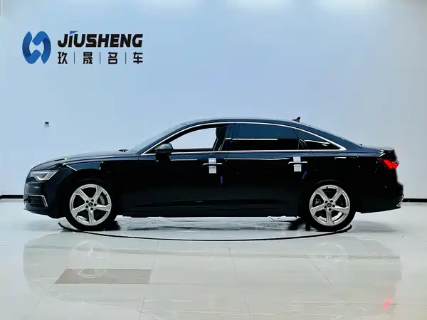 Audi A6L 2022