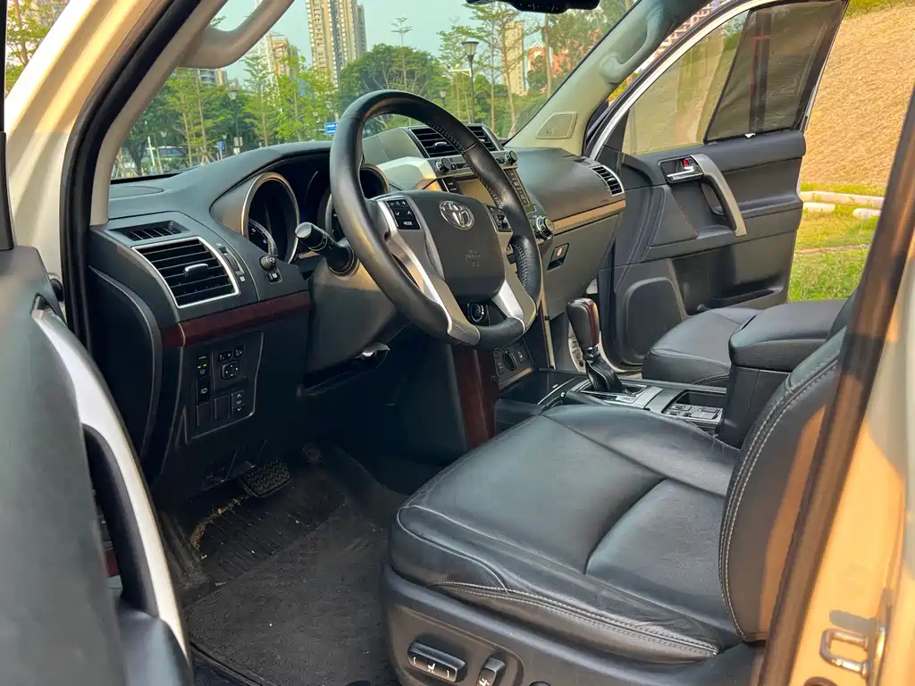 Toyota Prado 2017 — фото 12