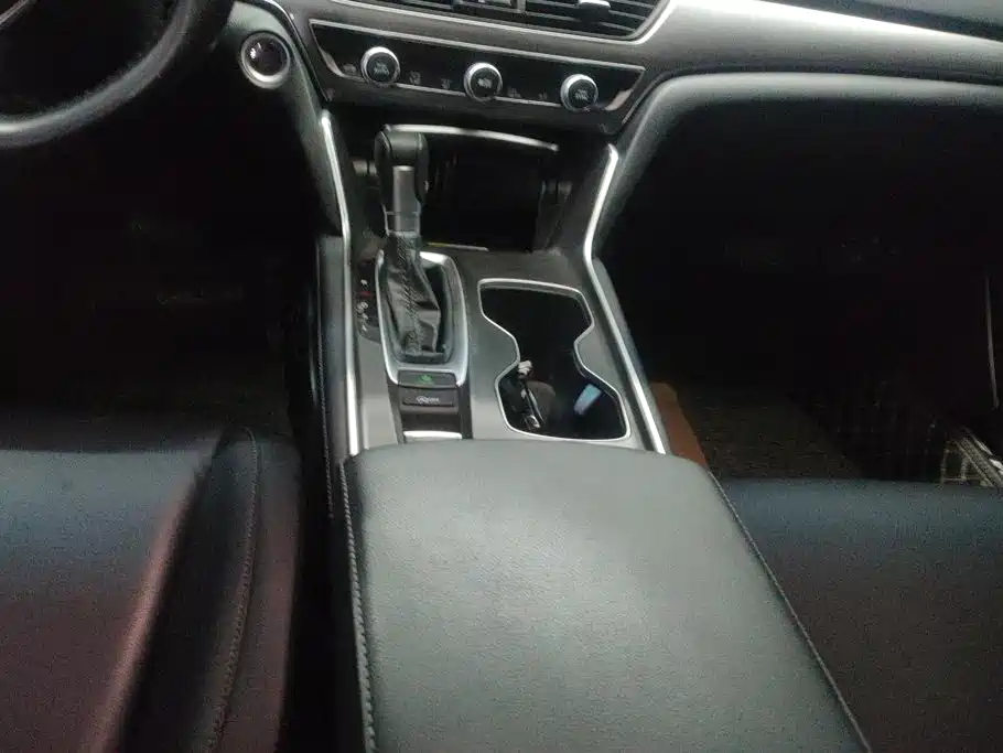 Honda Accord 2021 — фото 16