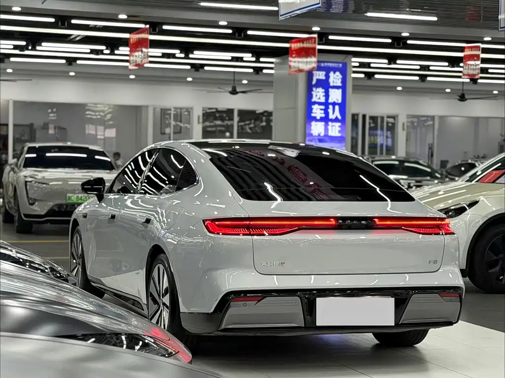 Geely Galaxy E8 2024 — фото 4