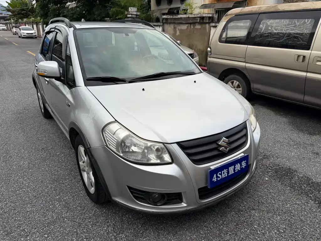 Suzuki SX4 2013 — фото 2