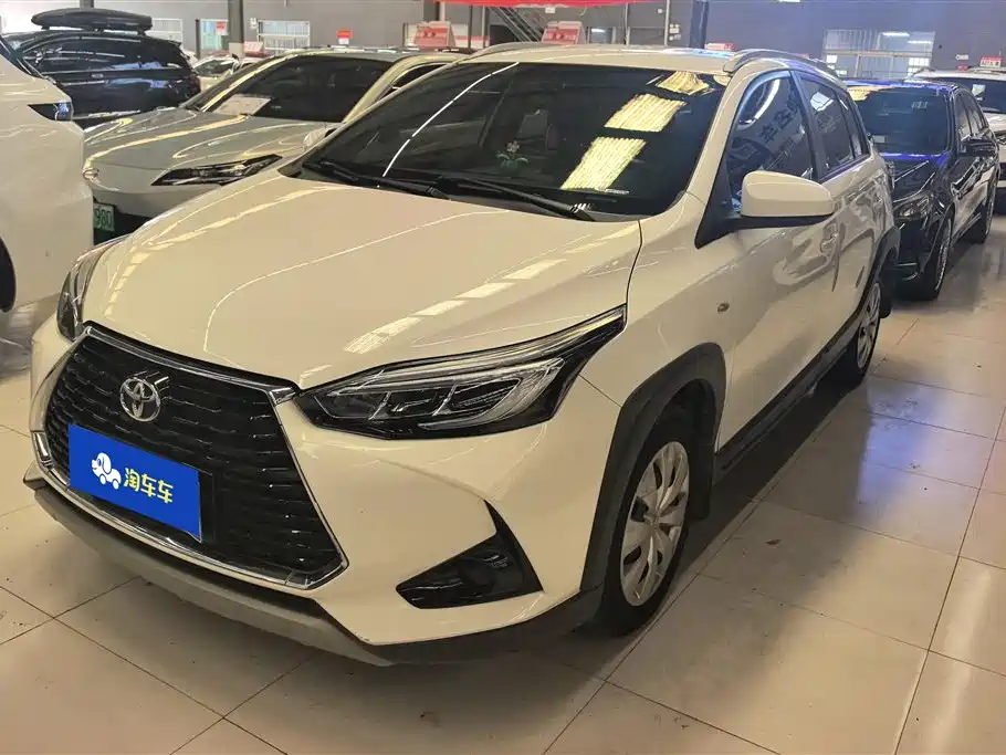 Toyota Yaris L 2021 — фото 1