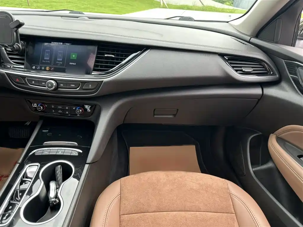 Buick Regal 2023 — фото 11