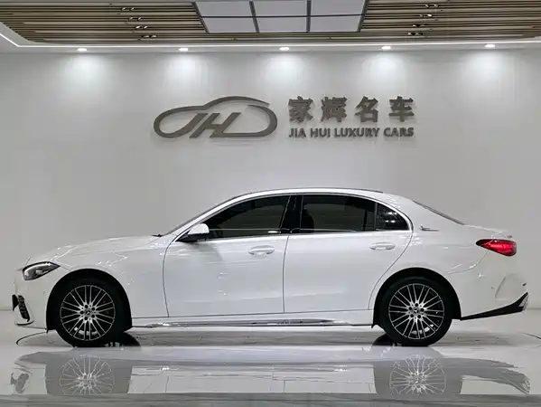 Mercedes-Benz C-Class 2024