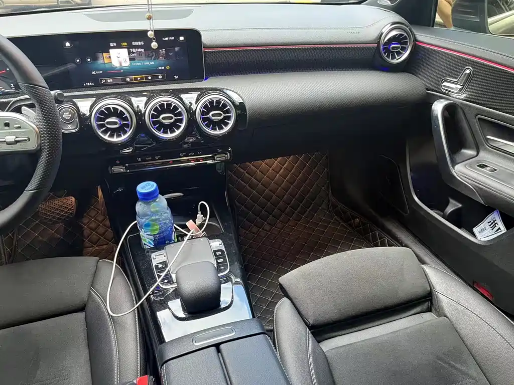 Mercedes-Benz A-Class 2019 — фото 14