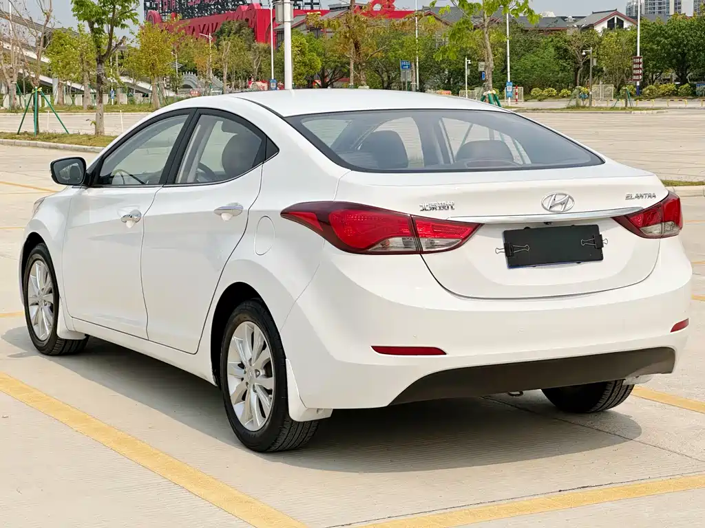 Hyundai Elantra Langdong 2016 — фото 9