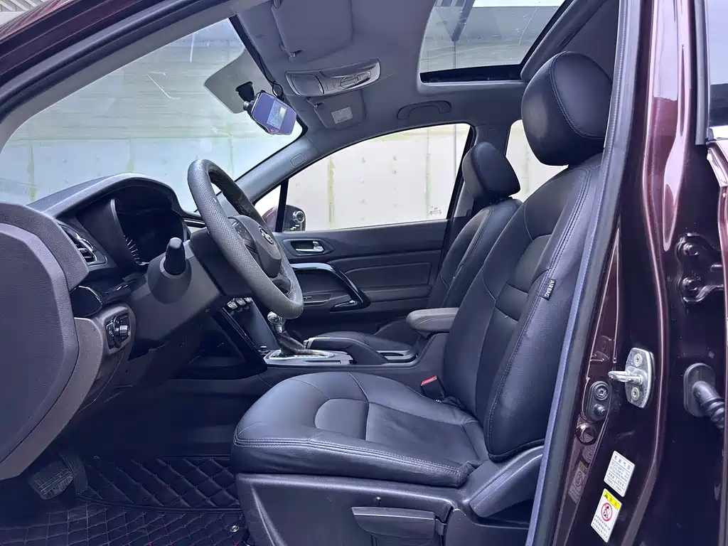 GAC Trumpchi GS4 2015 — фото 7