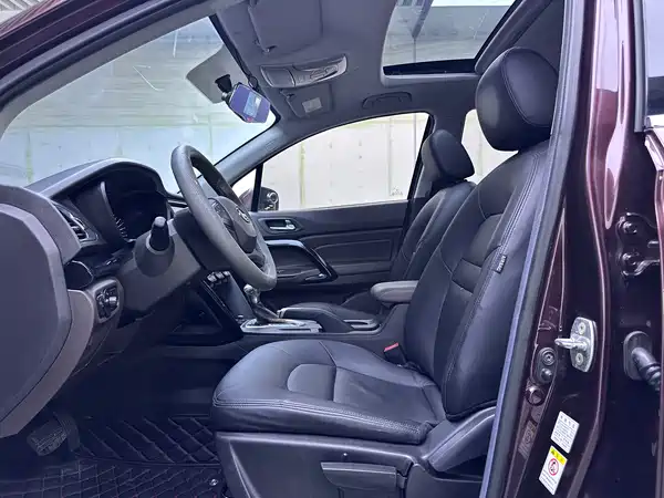 GAC Trumpchi GS4 2015