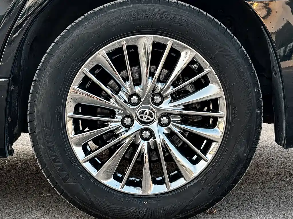 Toyota Alphard 2023 — фото 8
