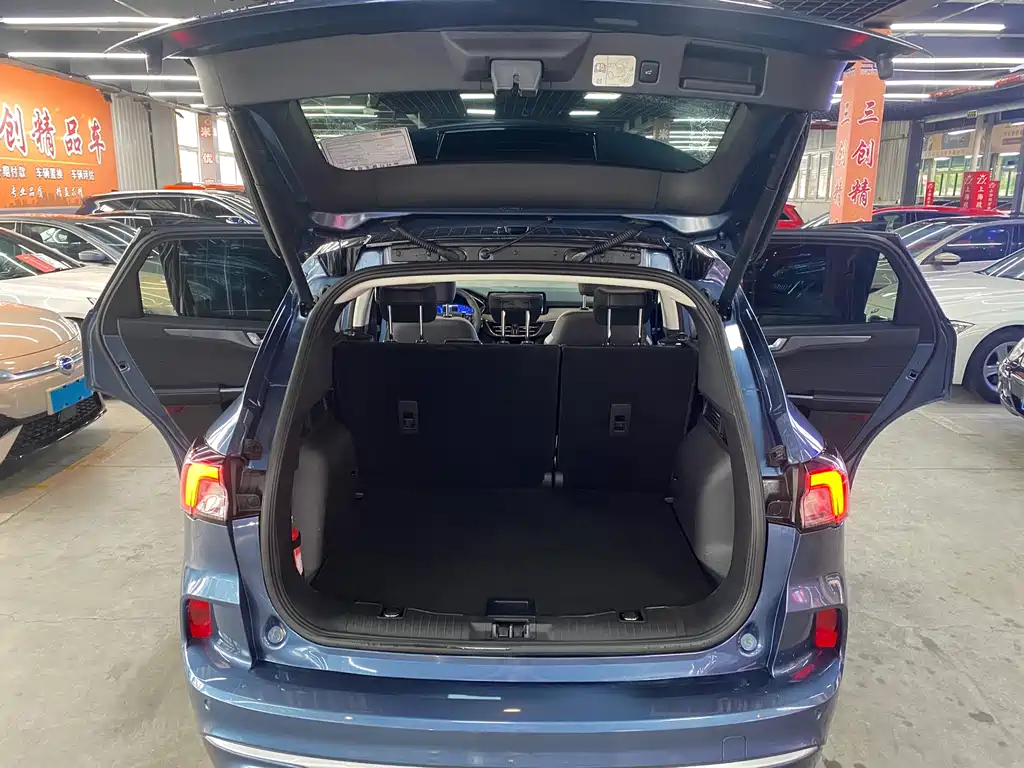 Ford Escape 2020 — фото 13