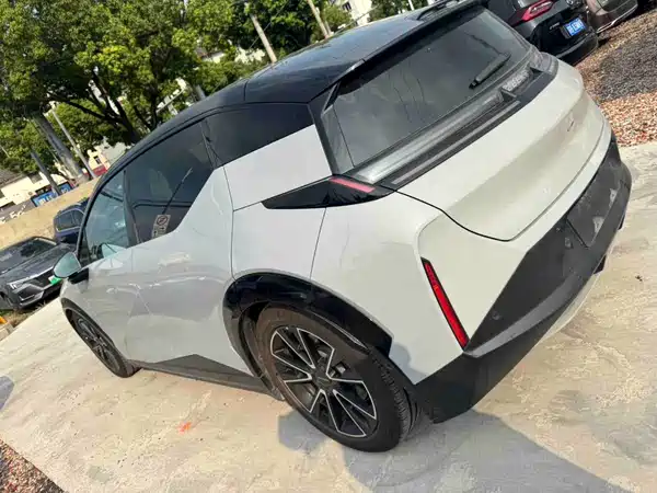 Zeekr X 2023