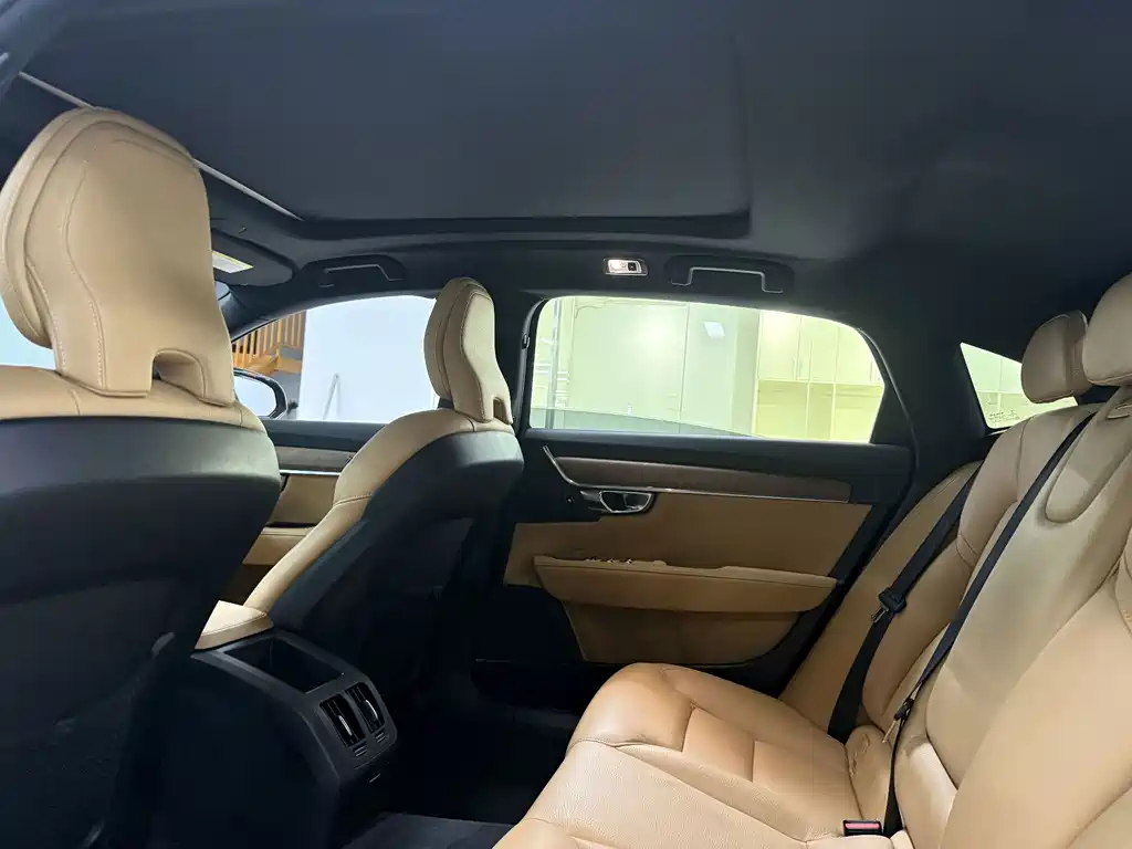 Volvo S90 2019 — фото 13