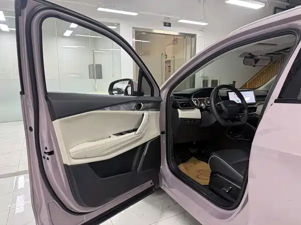 Lynk & Co 06 EM-P 2023