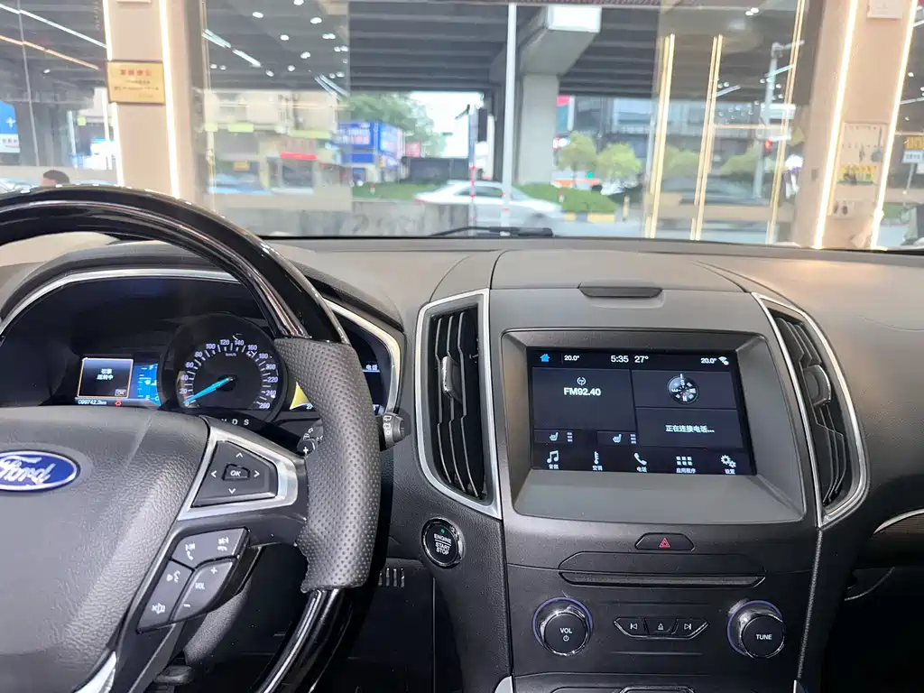Ford Edge 2016 — фото 10