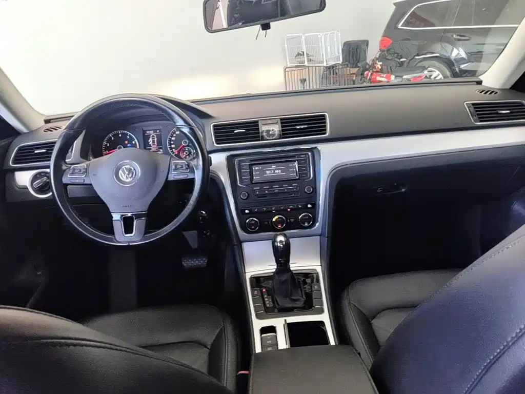 Volkswagen Passat 2017 — фото 10
