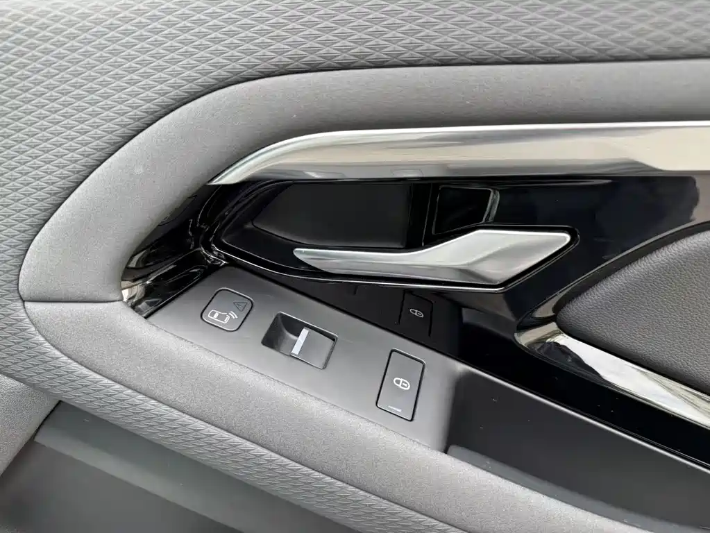 Land Rover Evoque 2021 — фото 26