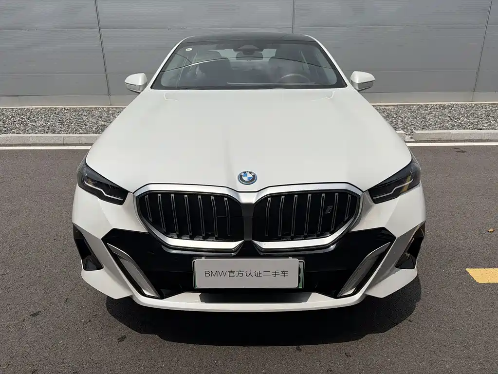 BMW i5 2025 — фото 2