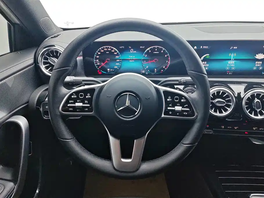 Mercedes-Benz A-Class 2021 — фото 15