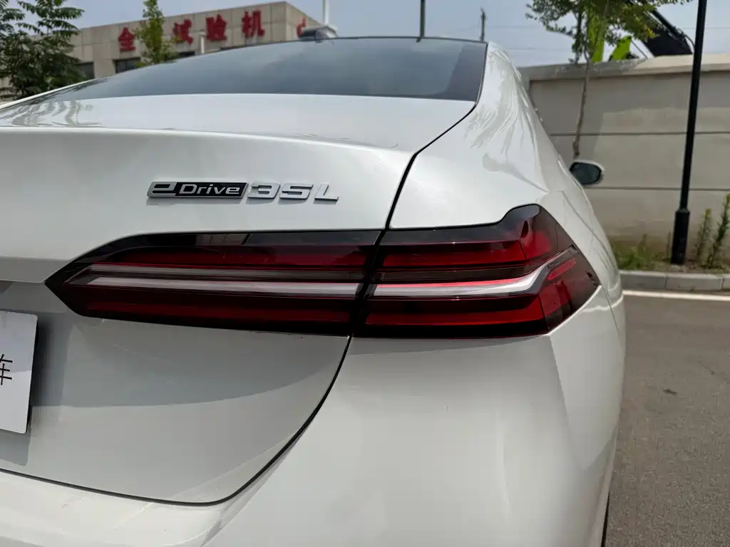 BMW i5 2024 — фото 12