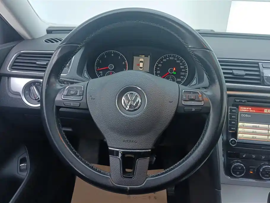 Volkswagen Passat 2015 — фото 15