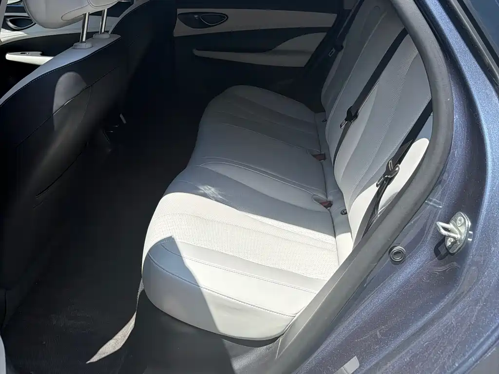 BYD Seal 05 DM-i 2025 — фото 11