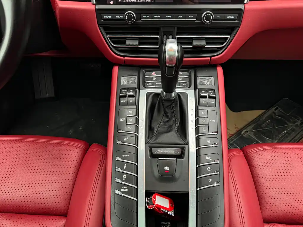 Porsche Macan 2020 — фото 9