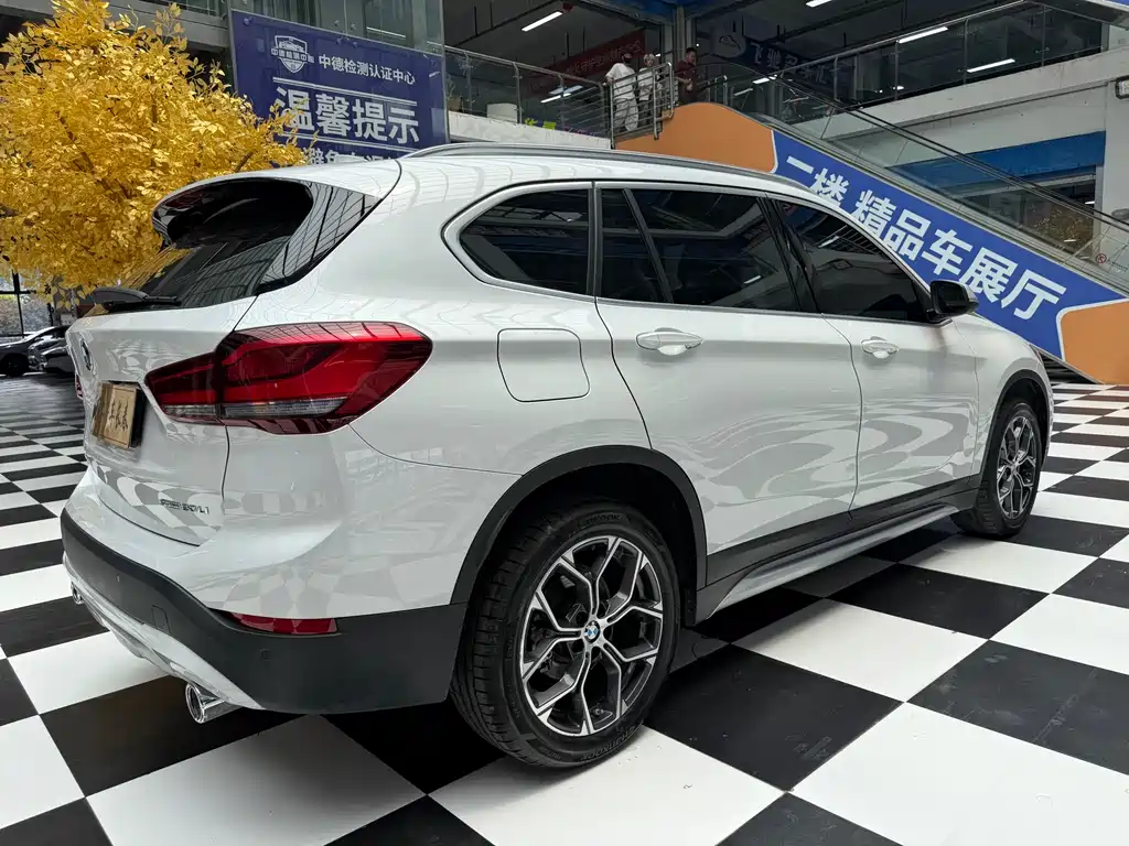 BMW X1 2022 — фото 8