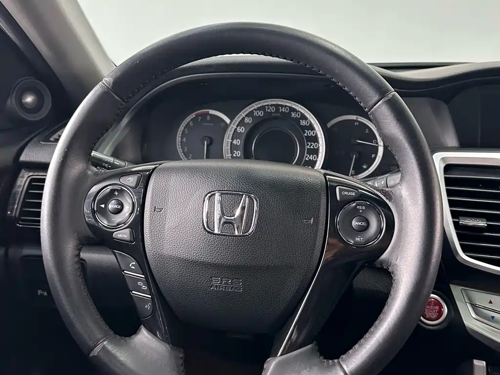 Honda Accord 2014 — фото 19