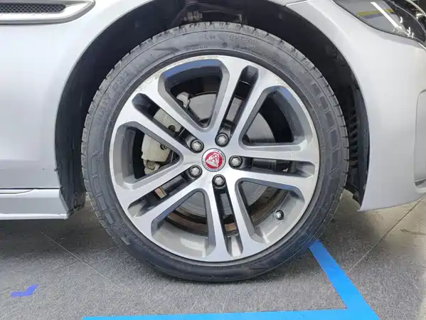 Jaguar XEL 2021