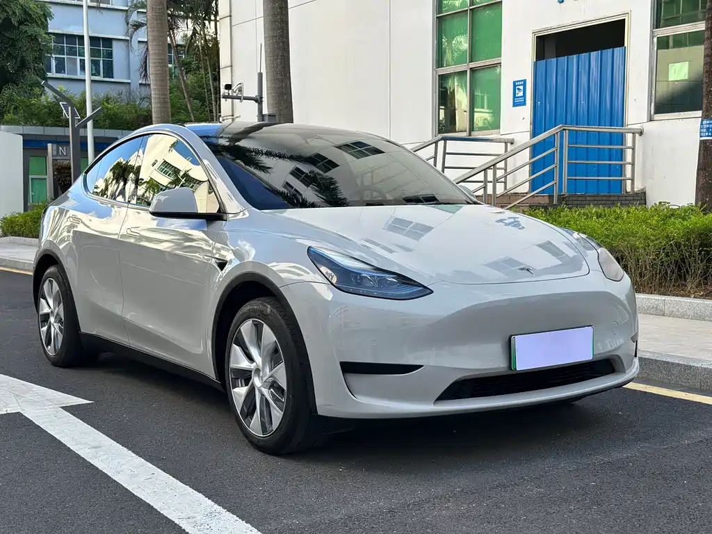 Tesla Model Y 2023 — фото 3