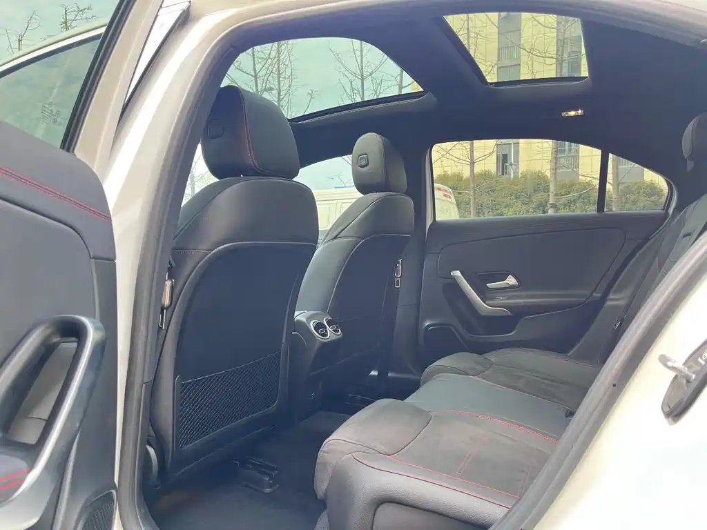 Mercedes-Benz A-Class 2023 — фото 7
