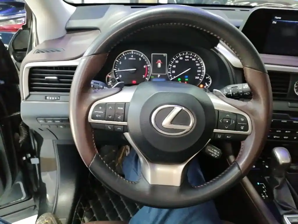 Lexus RX 2022 — фото 11