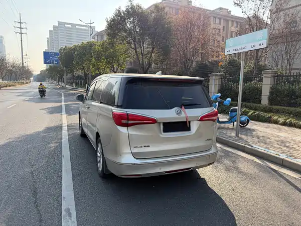 Buick GL8 2017
