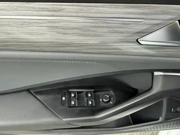 Volkswagen Sagitar 2023