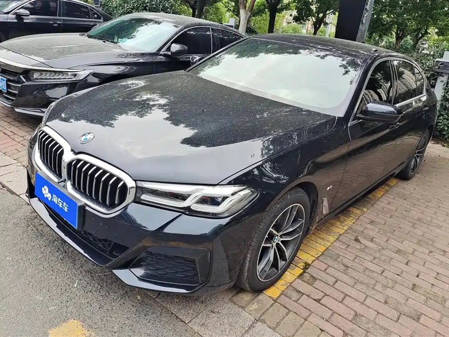 BMW 5 Series 2021 — фото 1