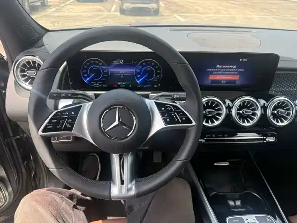 Mercedes-Benz EQB 2026